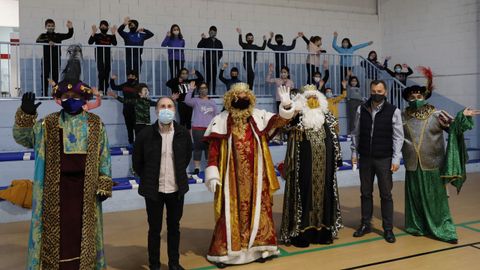 Como no se puede celebrar la cabalgata los Reyes (en la imagen en una visita a un colegio) estarn en el auditorio