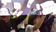 Protesta trabajadores de navantia en el pleno del parlamento*+