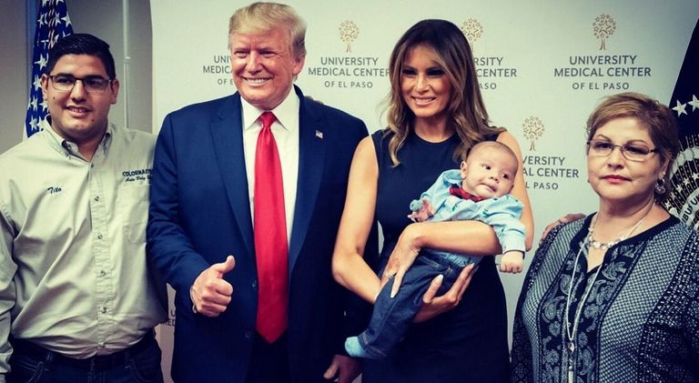 Melania Trump difundió en su cuenta oficial de Twitter la polémica imagen con el bebé que quedó huérfano en el tiroteo en El Paso
