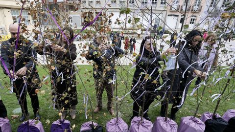 Acto contra la violencia machista celebrado este jueves en Lugo, organizado por el Concello y por la asociación Corazóns Artesáns.