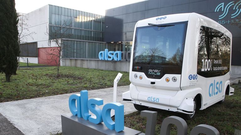 Prototipo de autobús sin conductor en el Centro de Innovación de Alsa