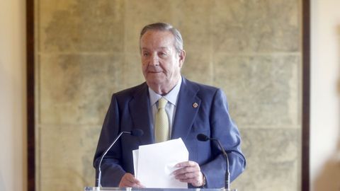 Santiago Rey Fernández-Latorre, pronunciando su discurso