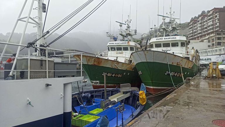 Las cofradías se plantean parar la flota por el precio del gasoil