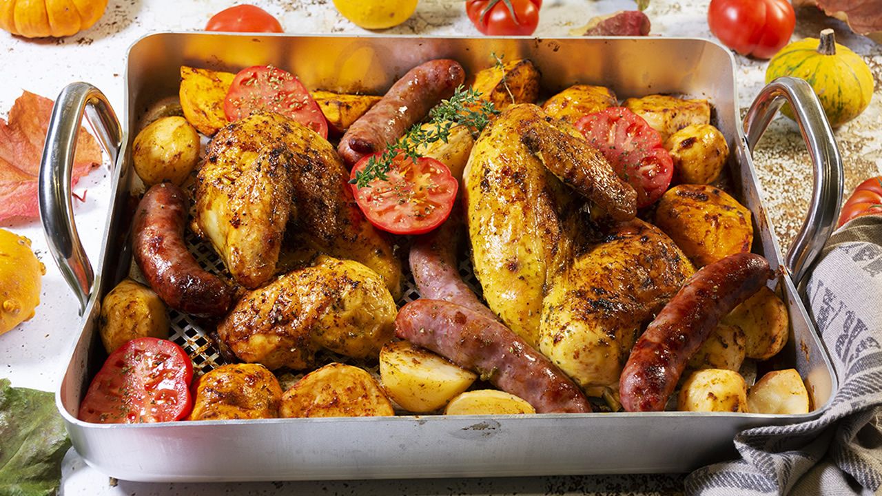 Terrazas llenas en el primer d�a de la primavera gallega.El actor Javier Guti�rrez