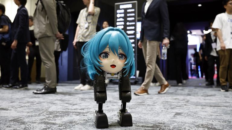 La mayor feria de androides llega por primera vez a Asia con robots cada vez más humanos