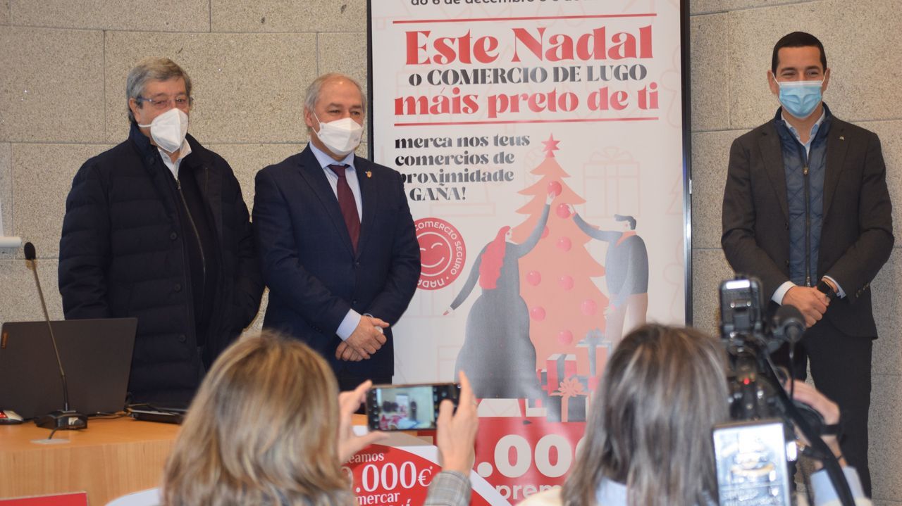 Un incendio calcin la casa donde vivan seis personas en Baralla.Residencia de mayores Nosa Seora do Carme de Sarria