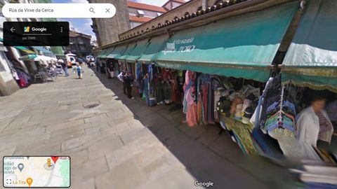 Imagen del Mercado de Abastos, en Santiago, capturada desde Street View. La ltima actualizacin de la zona data del 2009, siendo la ms antigua que se encuentra en toda la ciudad. Las ms recientes que se tienen son del 2022, en zonas cntricas como la Plaza de Galicia o la Ra da Senra.