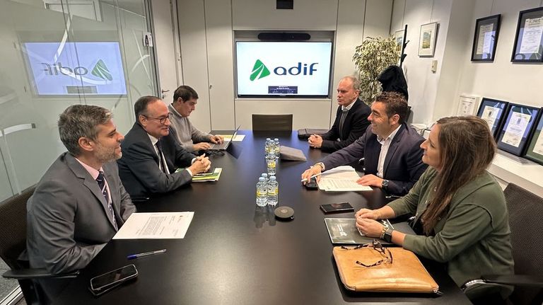 La Diputación pedirá una cesión por diez años del tramo ferroviario en desuso para impulsar la vía verde de Pontevedra a Arcade