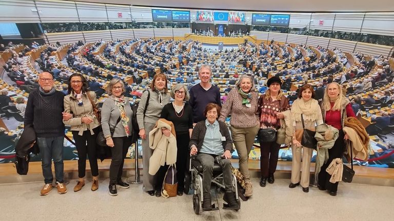 Alumnos de la UNED de Pontevedra conocen el Parlamento Europeo en un viaje formativo