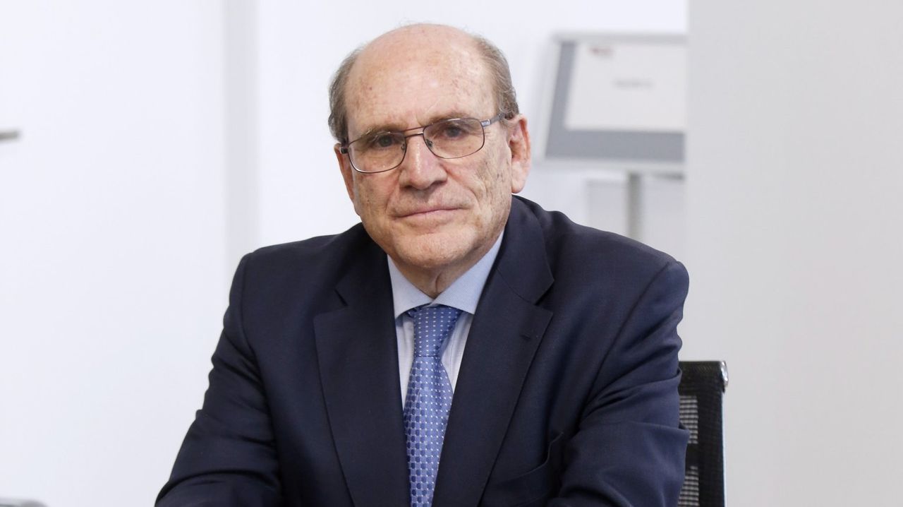 �Adios r�os, adi�s fontes� cantado e tocado ao chelo dende Basilea�por una int�rprete de Sanxenxo.Los instrumentos de viento son frecuentes en este tipo de composiciones