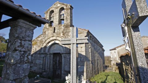 Exterior de la iglesia de Santa María de Seteventos, catada en el siglo XII