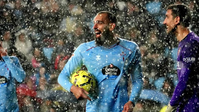 Los zascas de Borja Iglesias ante comentarios homófobos: «Tenemos clarísimo que no te enteras de nada»