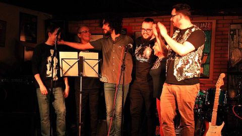 Skintight ofrece un concierto en la Rúa da Música de Sarria