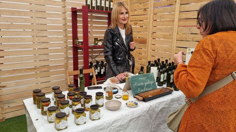 Uno de los puestos de la feria de productos tradicionales de O Barco.