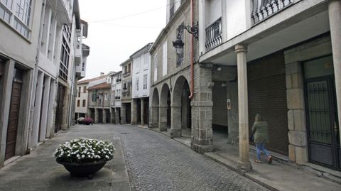 Chantada es la única localidad de una amplia zona del interior de Galicia en la que se pueden ver esos soportales de piedra