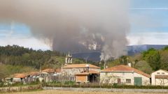 El incendio se produjo en la sierra de O Caren, junto a los ncleos de Casacamio y Moredo
