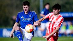 Una acci�n del derbi de Divisi�n de Honor disputado en El Requex�n