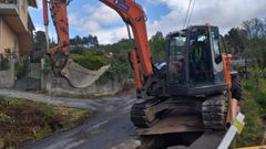 Obras de la primera fase del proyecto de saneamiento en la parroquia de Verducido, en Pontevedra 