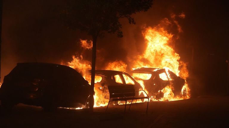 La policía y los comerciantes de Santiago, en alerta ante una convocatoria del grupo investigado por los disturbios de Barcelona
