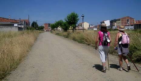 El hijo de Antonio D�az Fuentes, Juan, recibi� la condecoraci�n en nombre de su padre