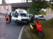 El motorista fue atendido en el lugar del accidente por los t�cnicos sanitarios del 061