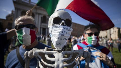 Protesta antimascarillas en Roma este sábado