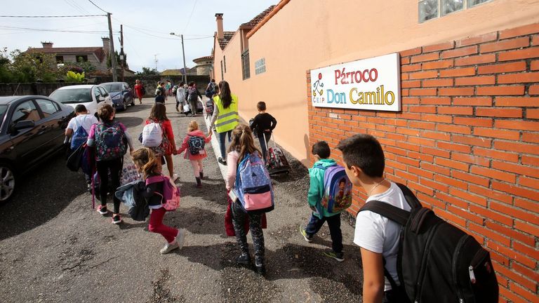 Caballero anuncia la expropiación de terrenos para el nuevo acceso al colegio Párroco Don Camilo