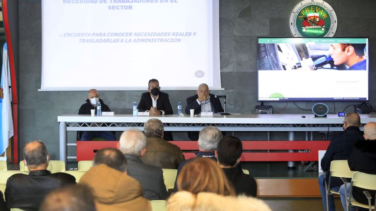 Un momento de la asamblea de Aprevar