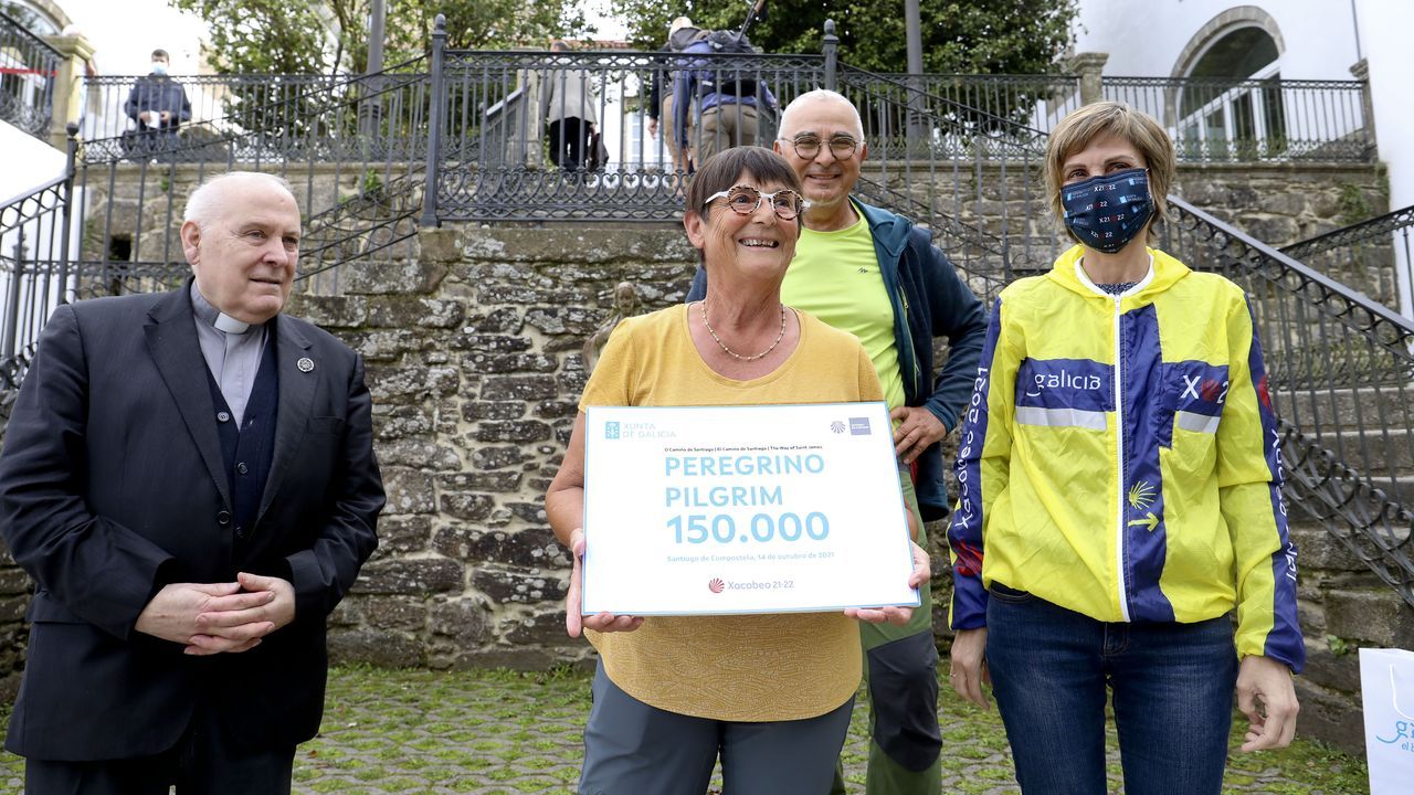 Momentos de la presentacin de Creador.es en el Muncyt.Marie Boileau junto a su marido, la directora de Turismo, Nava Castro, y el delegado de peregrinaciones de la Catedral, Segundo Prez.