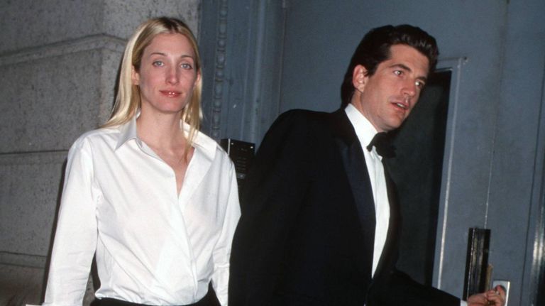 El final de John F. Kennedy Jr. y Carolyn Bessette, la tragedia que apuntaló la leyenda de una maldición familiar