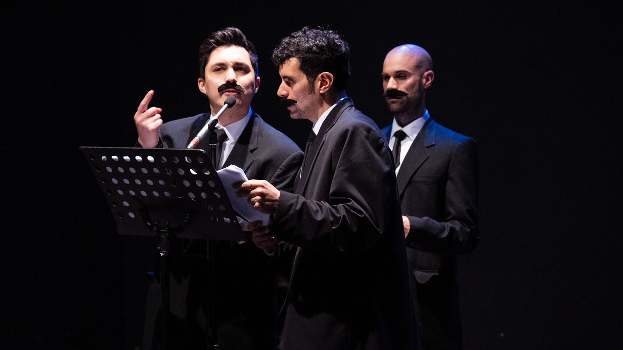 Las im&aacute;genes de la clausura de la mostra de Teatro Afeccionado Labarta Pose.&laquo;Cari&ntilde;o malo&raquo;, melodrama &laquo;queer&raquo; peruano en la Mostra de Cangas 