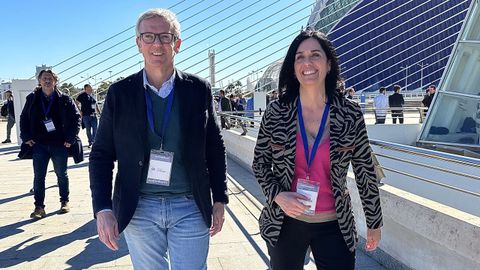 El presidente de la Xunta, Alfonso Rueda, y la secretaria general del PPdeG, Paula Prado, este sábado en Valencia