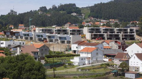 El Grupo Laxas tiene a la venta 31 casas en la recta de Areas