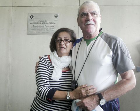 Alejandro Garca Faria y su mujer se emocionaron en la inauguracin del pabelln del Cabanillas que lleva su nombre. 