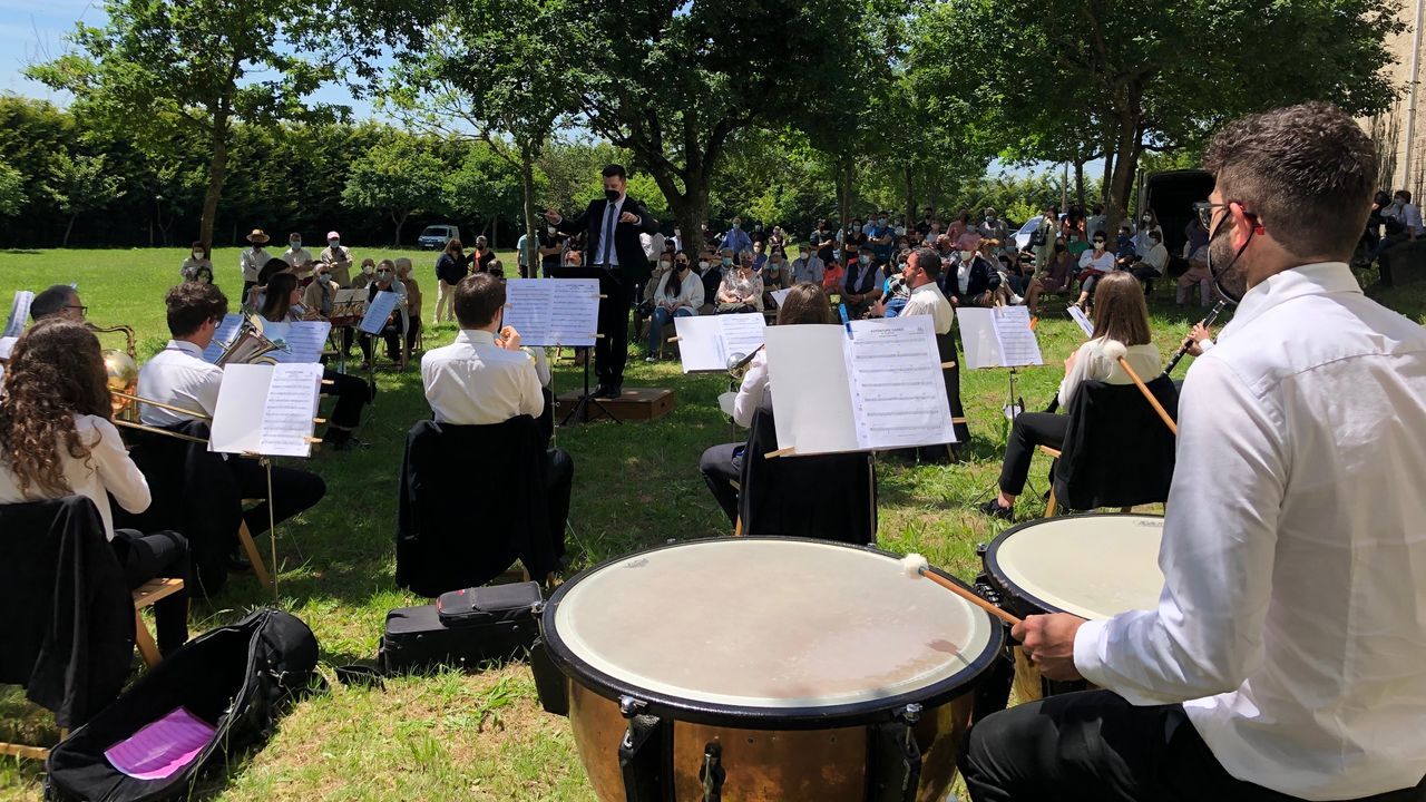 La tiena A R�a Recordos, en el Toural, fue uno de los 2.000 afectados por el corte del suministro en Santiago