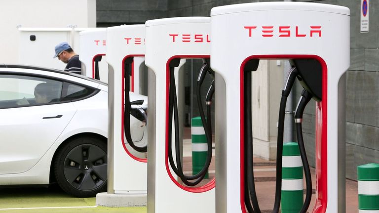 Punto de recarga para vehículos Tesla en el Centro Comercial As Termas de Lugo