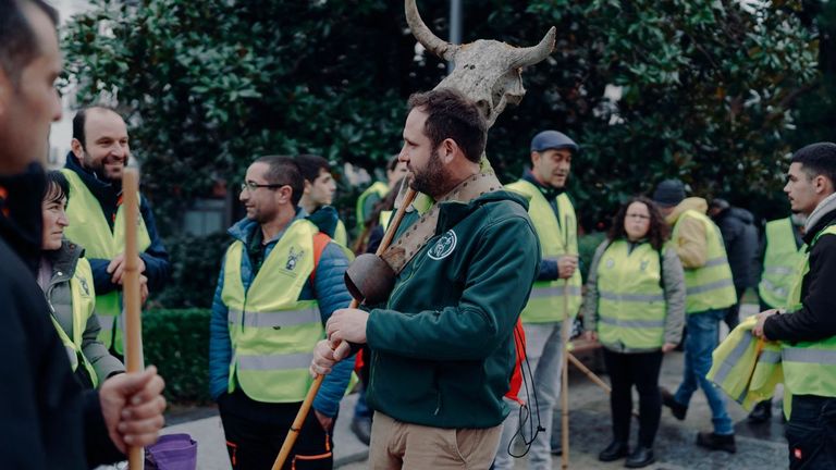 Trece tractores y 400 agricultores y ganaderos: esa es la representación gallega en las protestas del campo en Madrid