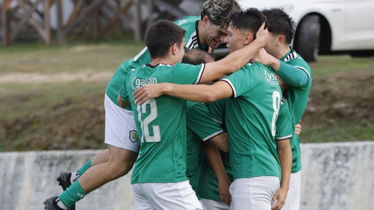 El Burela comparte los méritos de un año inolvidable