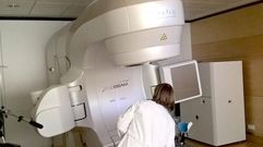 Un equipo de radioterapia en un hospital gallego
