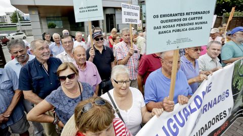 Movilización de emigrantes retornados en Vilagarcía
