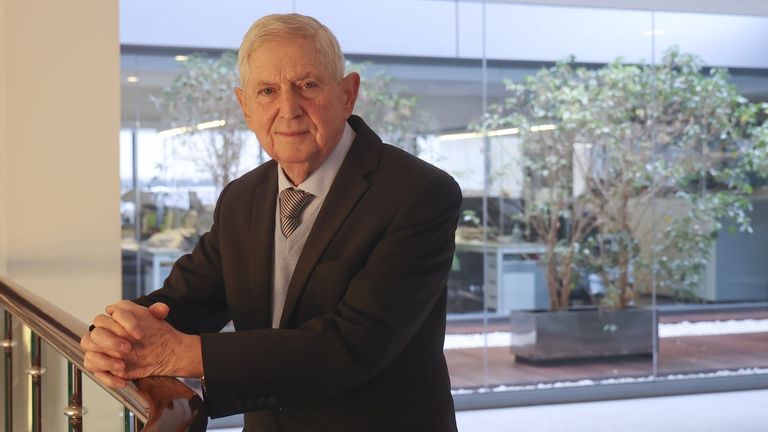 Cándido Hermida: «Hicimos escaparates para Tiffany, pero llegó Inditex, que hablaban castellano»