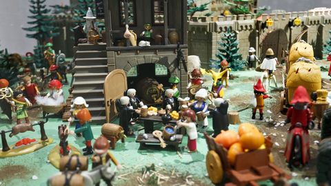 A mostra consta de cinco dioramas con distintas recreacións