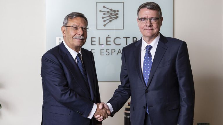 Folgado, a la izquierda, da el relevo a Jordi Sevilla a mediados del 2018