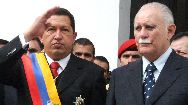 Rangel, junto a Hugo Chávez, durante un acto de celebración por el día de la independencia