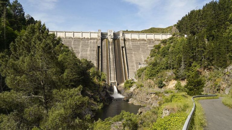 Galicia lidera en el país la generación de electricidad con centrales de agua