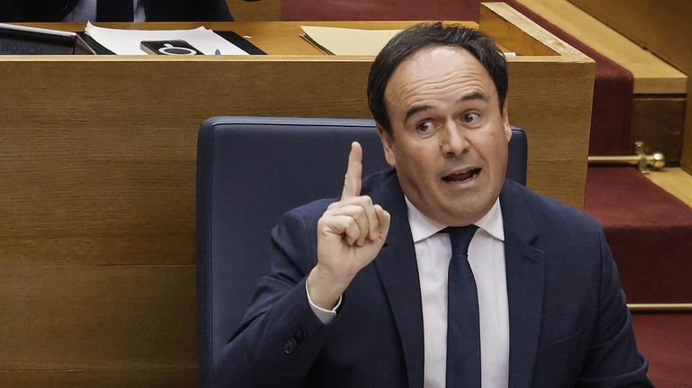 La rodilla de Mbappé, el dedo de Juanfran Pérez Llorca