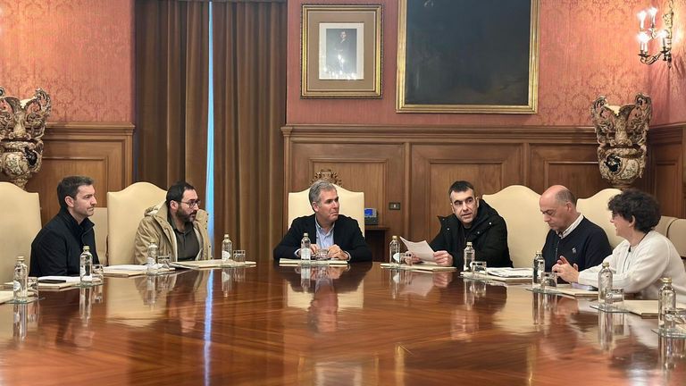 La Diputación asumirá la financiación íntegra de la iluminación pública de la zona norte de Pontevedra