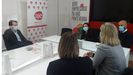 Los responsables de la Asociacin de Jvenes Empresarios se reunieron ayer con Alba Briones y lvaro Carou