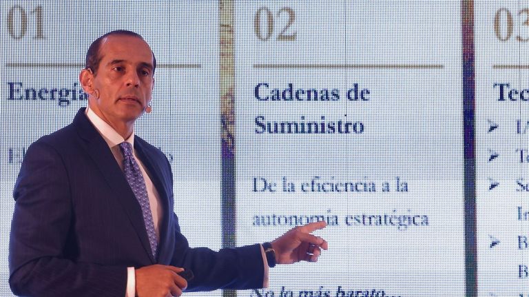 Juan Verde: «Levantar un aerogenerador supone un claro mensaje de política exterior»
