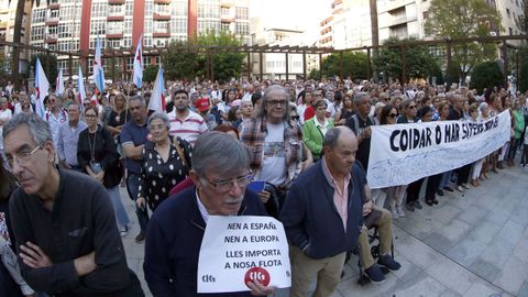 Concentración de apoyo a la flota ante el veto a 87 zonas de pesca de fondo EN RIBEIRA